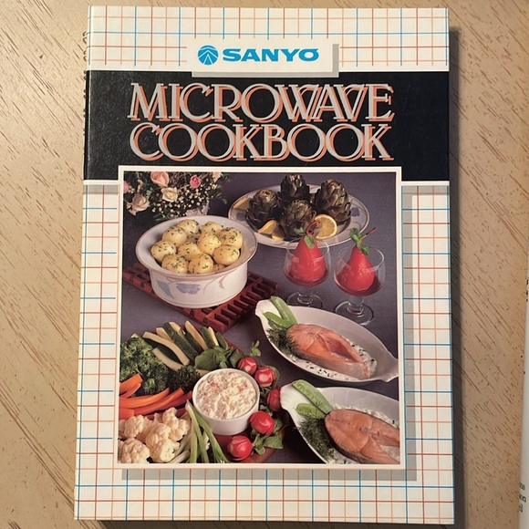 Collection set of 4 Microwave Cookbooks from 1980s - Picture 2 of 8